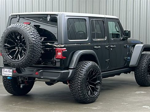 Used 2024 Jeep Wrangler Unlimited Rubicon 4xe w/ Technology Group image 5