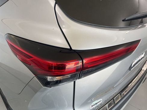 Used 2023 Toyota Highlander XSE AWD/4WD image 44