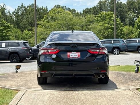Used 2021 Toyota Camry SE FWD image 6
