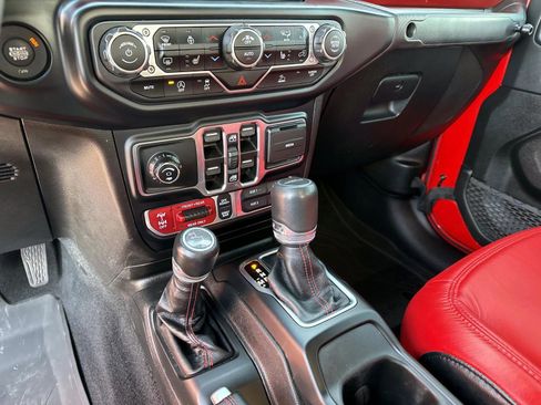 Used 2023 Jeep Gladiator Rubicon w/ Cold Weather Group image 26