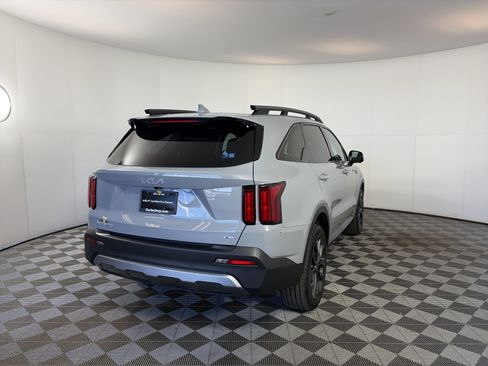 Certified 2023 Kia Sorento SX Prestige image 10