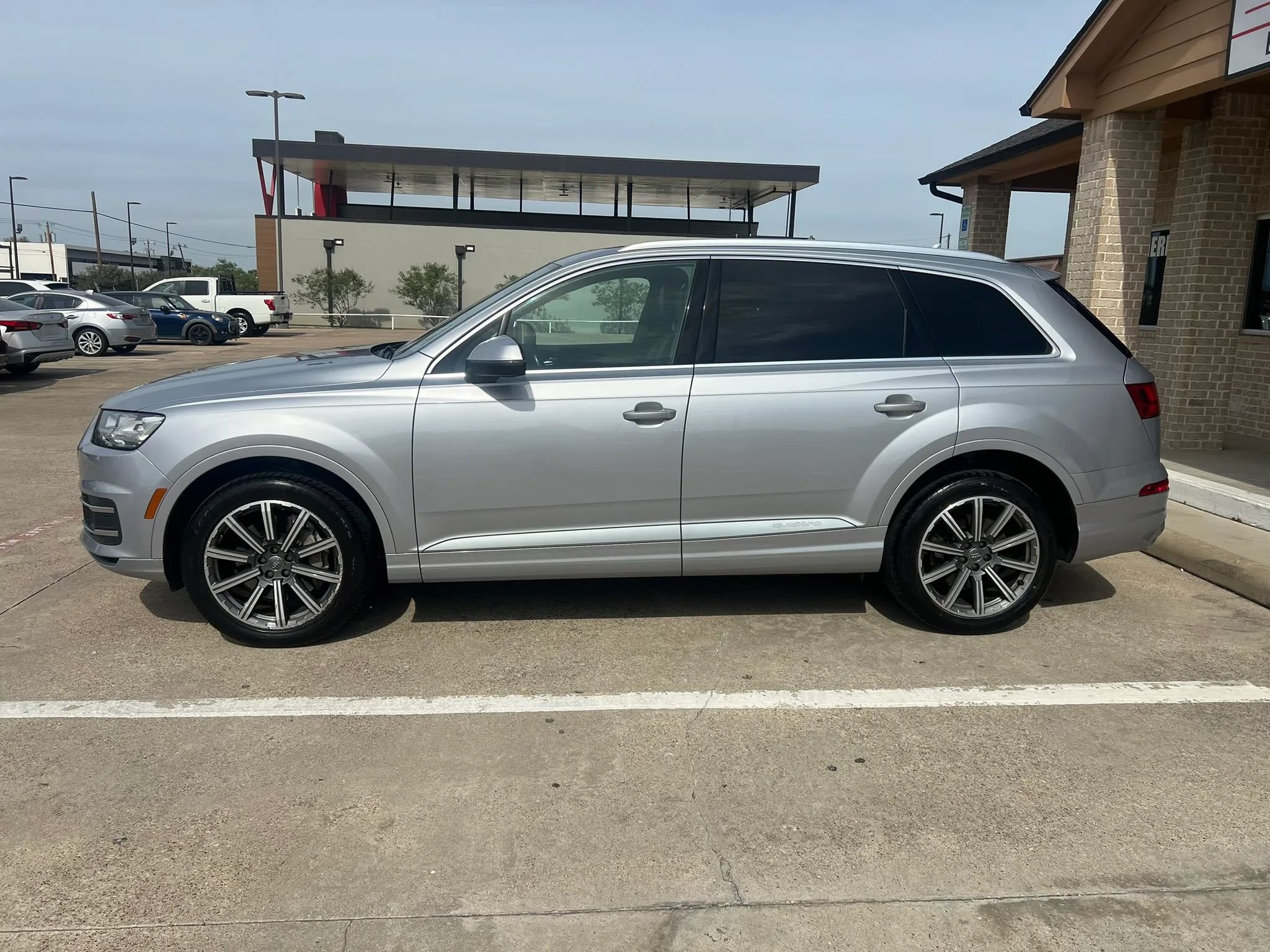 Used 2018 Audi Q7 3.0T Premium Plus w/ Premium Plus Package AWD/4WD image 4