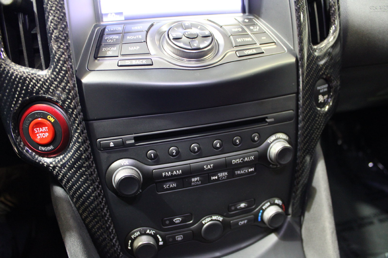 Used 2019 Nissan 370Z NISMO RWD image 34