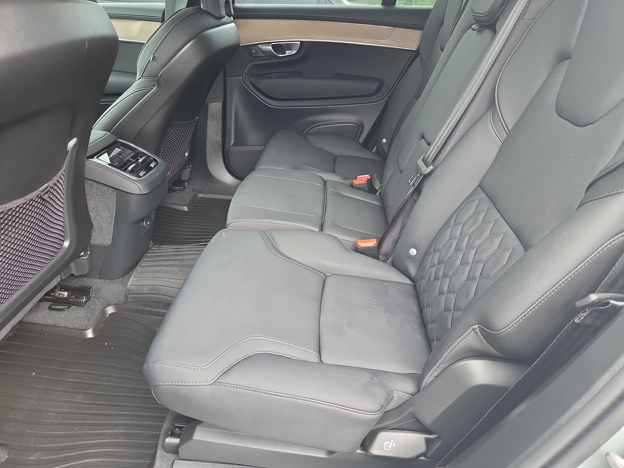 Used 2025 Volvo XC90 B5 Plus w/ Protection Package Premier AWD/4WD image 23