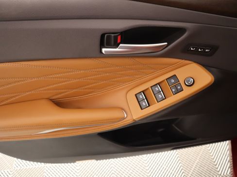 Used 2019 Toyota Avalon Limited image 17