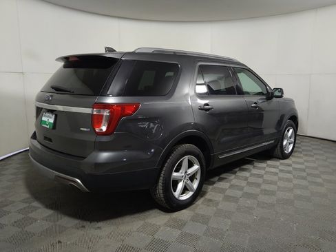 Used 2017 Ford Explorer XLT w/ Class II Trailer Tow Package AWD/4WD image 10