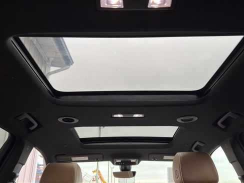 Used 2023 Chevrolet Traverse Premier image 26