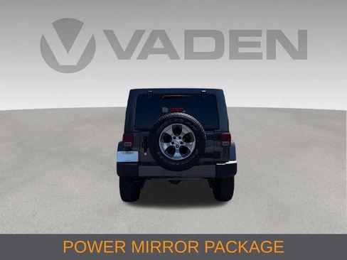 Used 2018 Jeep Wrangler Unlimited Sahara w/ Connectivity Group AWD/4WD image 4