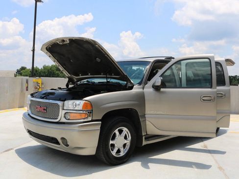 Used 2001 GMC Yukon XL Denali AWD/4WD image 66