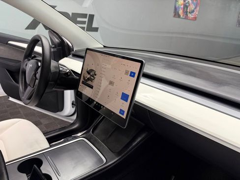 Used 2022 Tesla Model Y Long Range AWD/4WD image 47