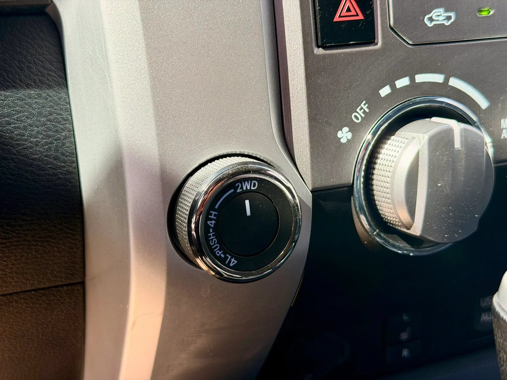 Used 2018 Toyota Tundra SR5 AWD/4WD image 24
