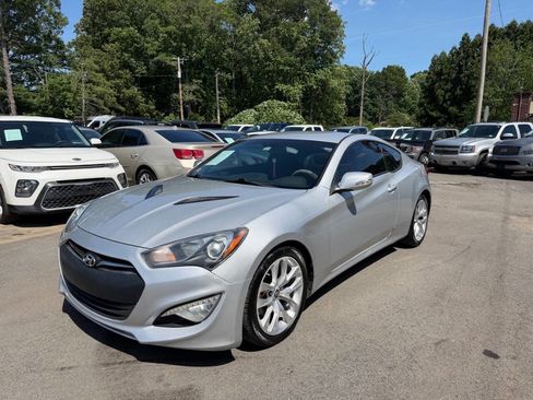 Used 2015 Hyundai Genesis 3.8 RWD image 1