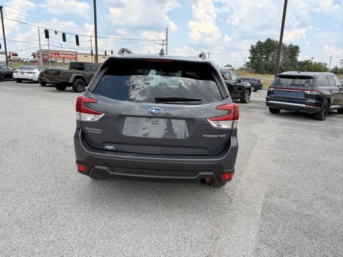 Used 2023 Subaru Forester Premium AWD/4WD image 6