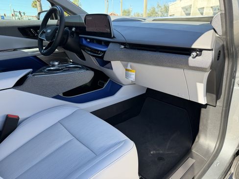 New 2026 Cadillac Optiq Luxury 2 image 12