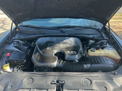 Used 2014 Dodge Charger SE w/ Sport Appearance Group image 12