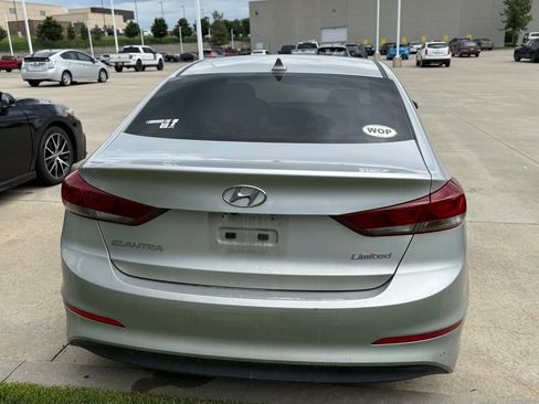 Used 2017 Hyundai Elantra Limited w/ Limited Tech Package 04 FWD image 5