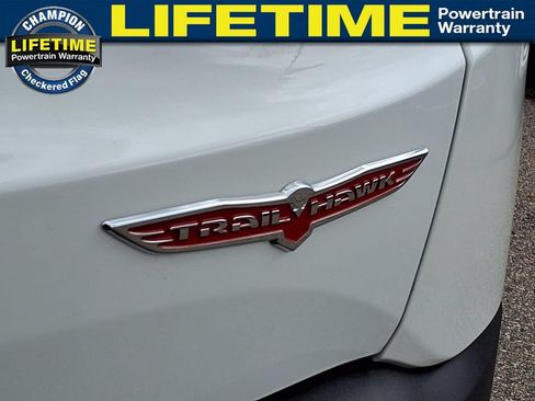 Used 2023 Jeep Renegade Trailhawk AWD/4WD image 10