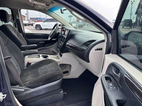 Used 2015 Dodge Grand Caravan SXT FWD image 11