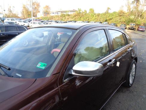 Used 2012 Chrysler 200 Limited FWD image 10