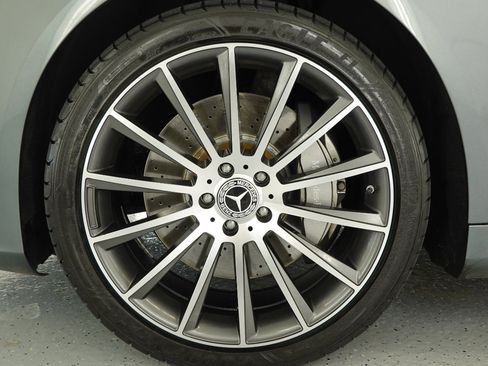 Used 2017 Mercedes-Benz S 550 Sedan w/ Sport Package w/ Sport Package image 87