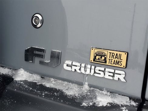 Used 2013 Toyota FJ Cruiser Base image 6