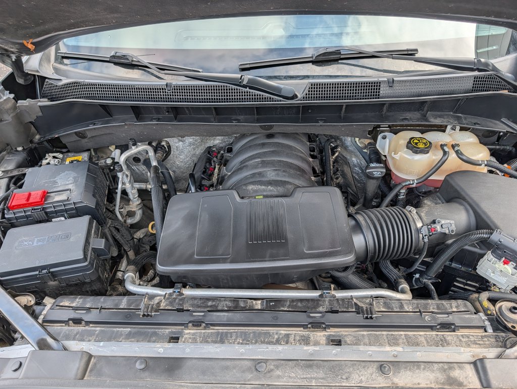 Used 2021 Chevrolet Silverado 1500 LT w/ Z71 Off-Road Package AWD/4WD image 13