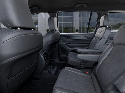 New 2025 Jeep Grand Cherokee L Laredo image 23