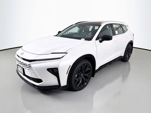 New 2026 Toyota Crown Signia AWD/4WD image 3