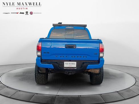 Used 2020 Toyota Tacoma TRD Sport w/ TRD Premium Sport Package image 5