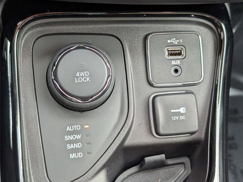 Used 2019 Jeep Compass Limited image 23