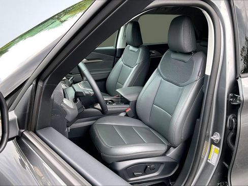 Used 2026 Ford Explorer Active w/ Active Comfort Package RWD image 23