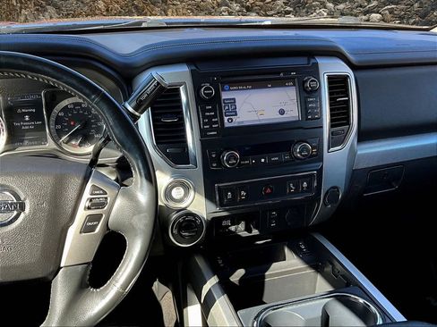 Used 2016 Nissan Titan PRO-4X w/ Pro-4x Convenience Package image 6