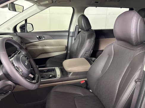 New 2026 Kia Carnival EX image 18