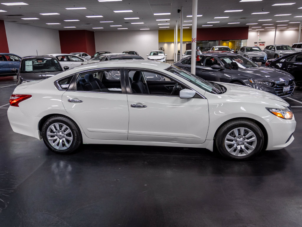 Used 2017 Nissan Altima 2.5 S w/ Power Driver Seat Package FWD image 7