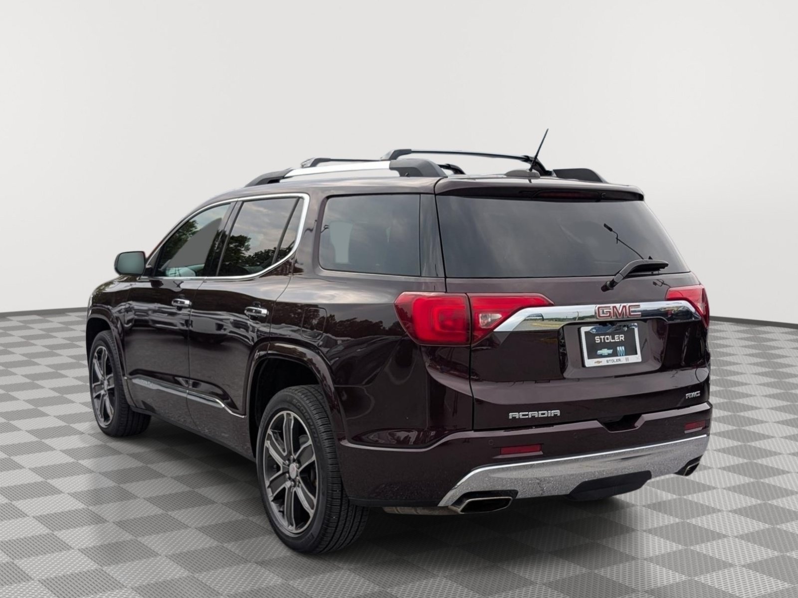 Used 2018 GMC Acadia Denali w/ Technology Package AWD/4WD image 3