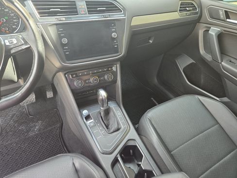 Used 2019 Volkswagen Tiguan SE FWD image 13