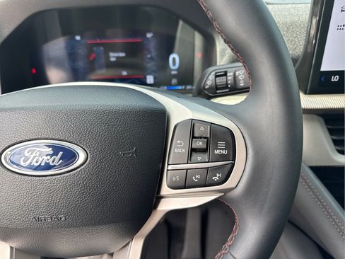 Used 2025 Ford Explorer Active RWD image 20
