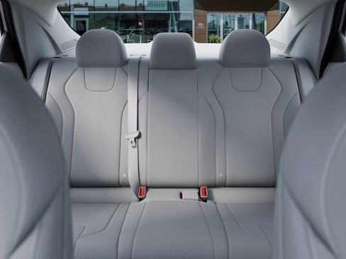 New 2026 Hyundai Elantra SE image 12