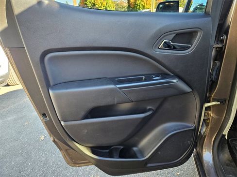 Used 2015 Chevrolet Colorado LT w/ Luxury Package image 14