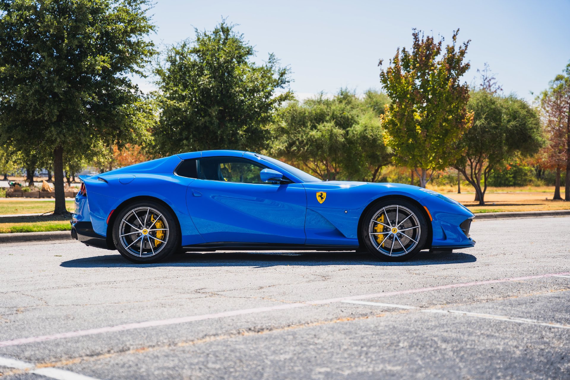 Used 2022 Ferrari 812 GTS RWD image 12