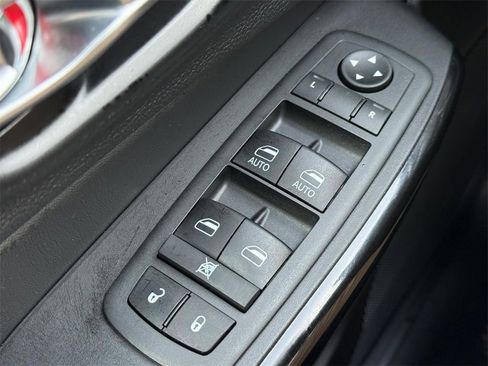 Used 2021 Jeep Cherokee Altitude image 21