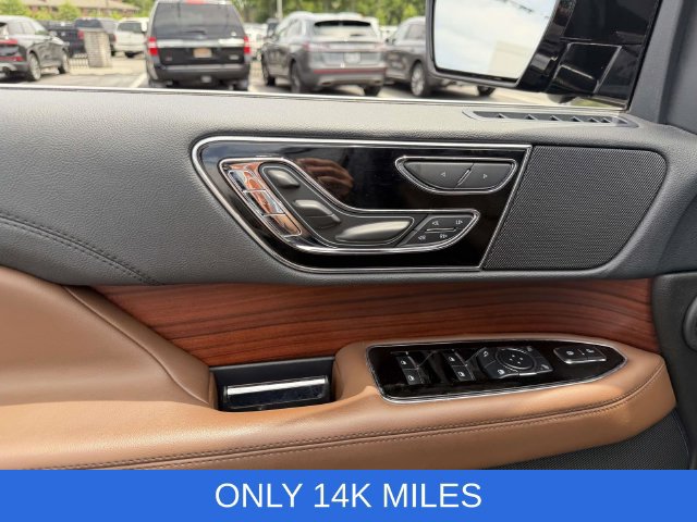 Certified 2023 Lincoln Navigator Reserve w/ Monochromatic Package AWD/4WD image 17