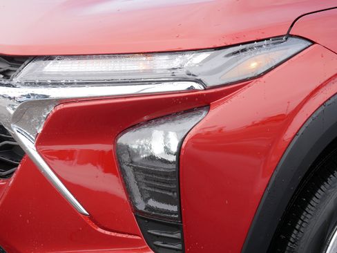 Used 2024 Chevrolet Trax LS w/ LS Convenience Package image 16