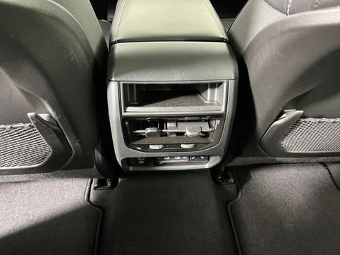 Used 2026 Jeep Grand Cherokee Limited AWD/4WD image 38