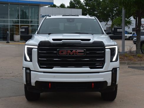 Used 2024 GMC Sierra 2500 AT4 w/ AT4 Premium Plus Package AWD/4WD image 2