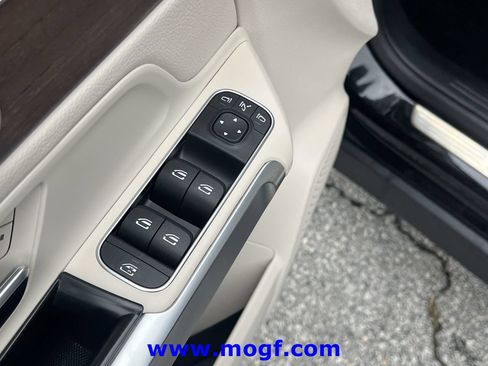 Used 2023 Mercedes-Benz GLB 250 image 20