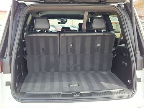 Used 2024 Jeep Wagoneer Series II w/ Flexible Seating Group AWD/4WD image 6