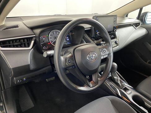 Used 2022 Toyota Corolla LE image 4