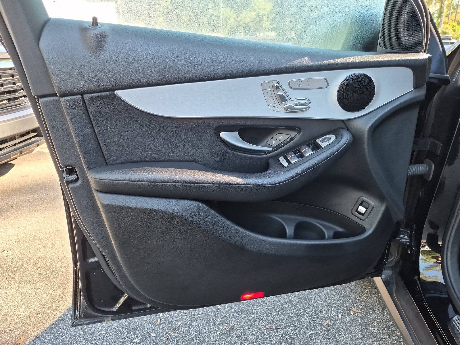 Used 2022 Mercedes-Benz GLC 300 4MATIC image 12