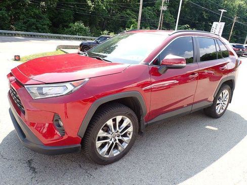 Certified 2021 Toyota RAV4 XLE Premium AWD/4WD image 7